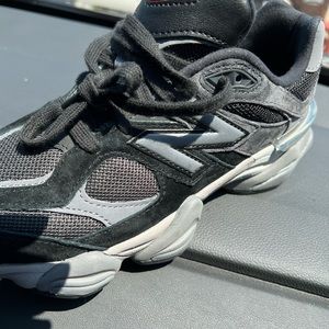 New balance CastleRock Black size 6.5 in men 8 in women